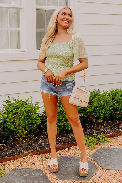 Peonies Preferred Smocked Top In Lime